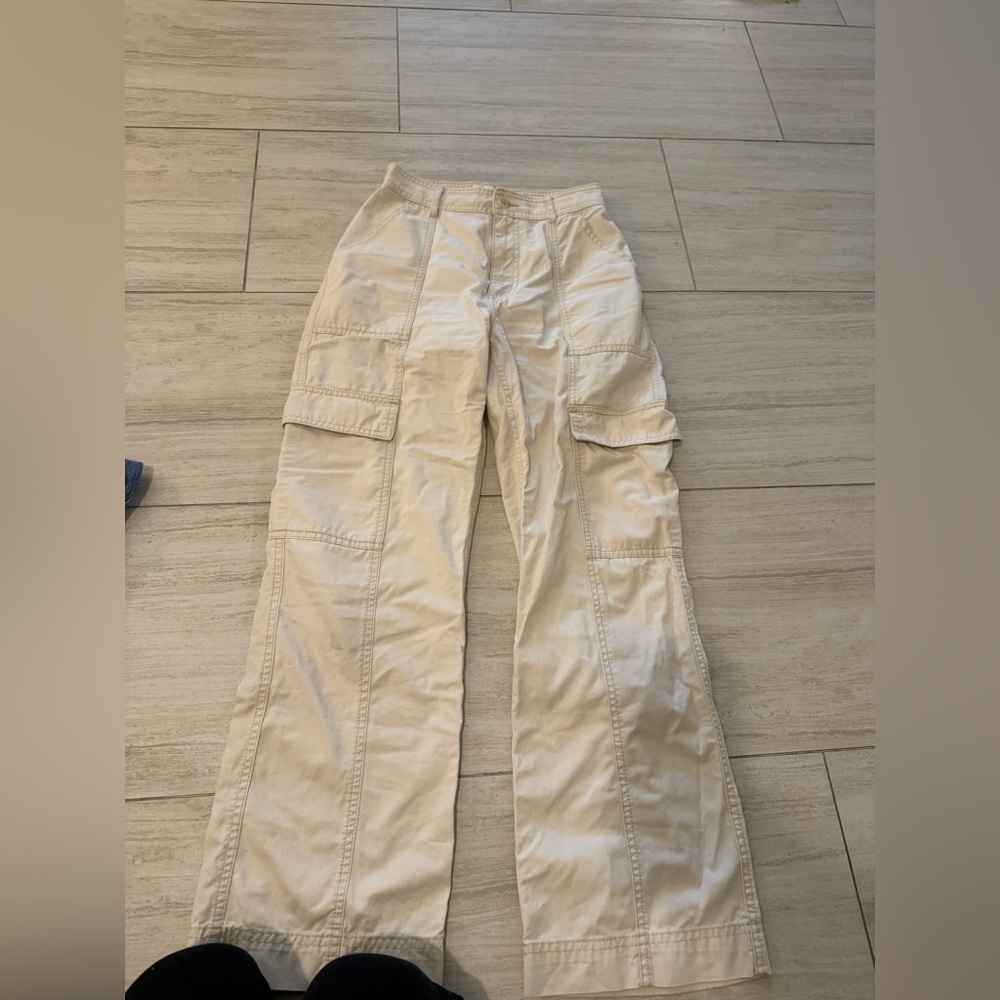 Abercrombie & Fitch Cream Cargo Pants 25